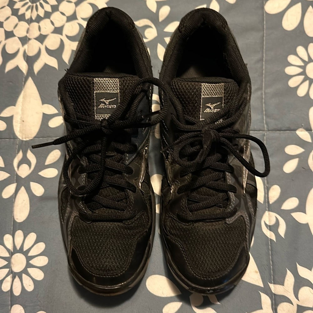 Mizuno size 9 Women’s.